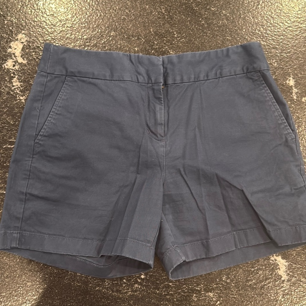 Ladies Vinyard Vine shorts.  Size 6